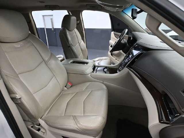 Used 2017 Cadillac Escalade ESV 4WD image 47