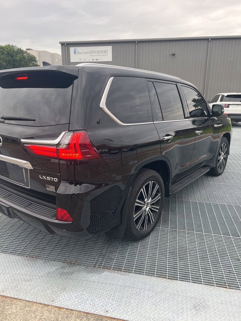 Used 2021 Lexus LX 570 4WD w/ Luxury Package image 9