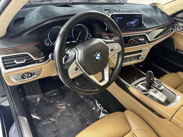 Used 2016 BMW 750i xDrive AWD/4WD image 24