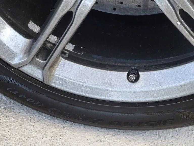 Used 2015 McLaren 650S Spider image 32