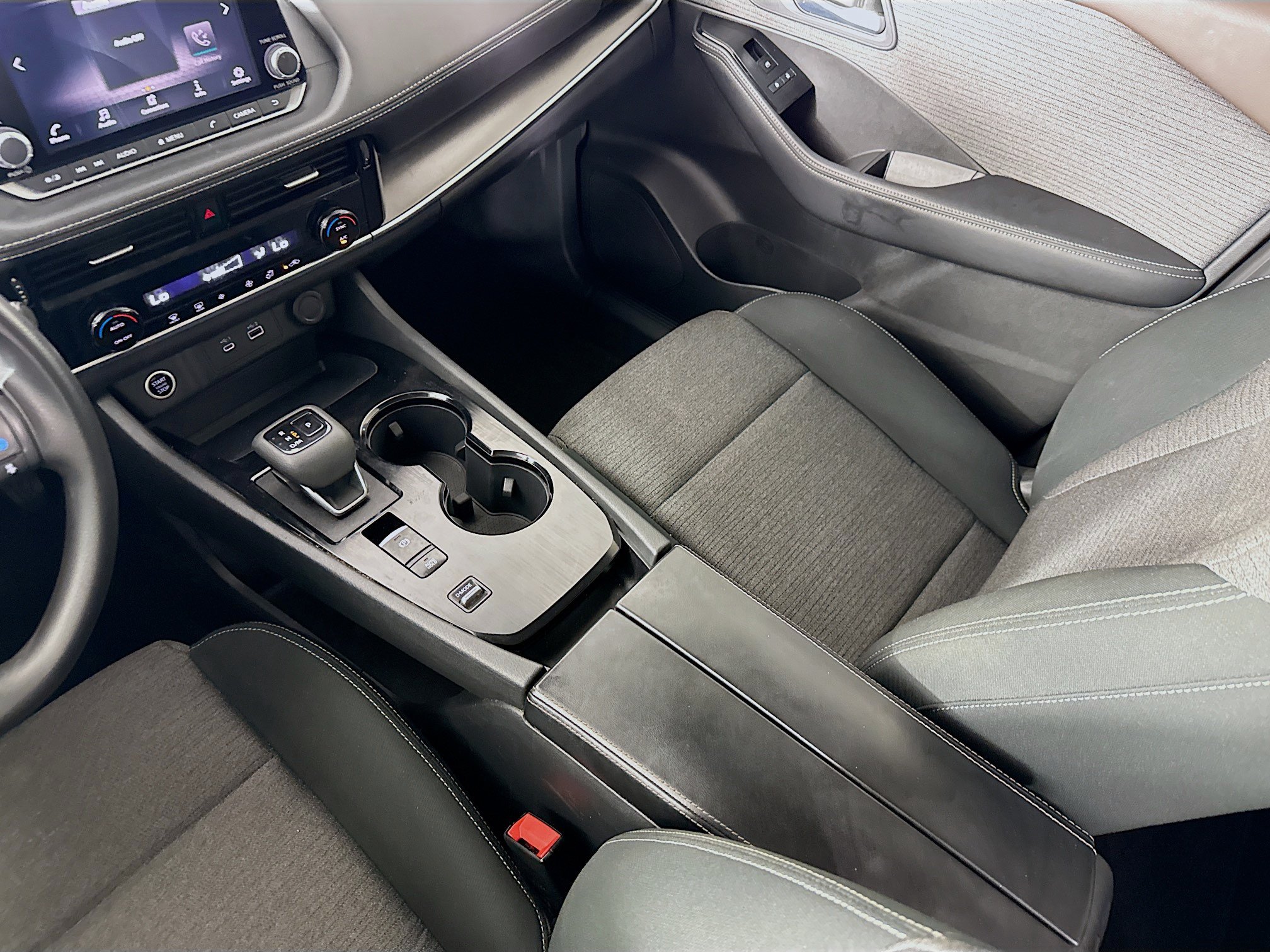 Used 2023 Nissan Rogue SV FWD image 26