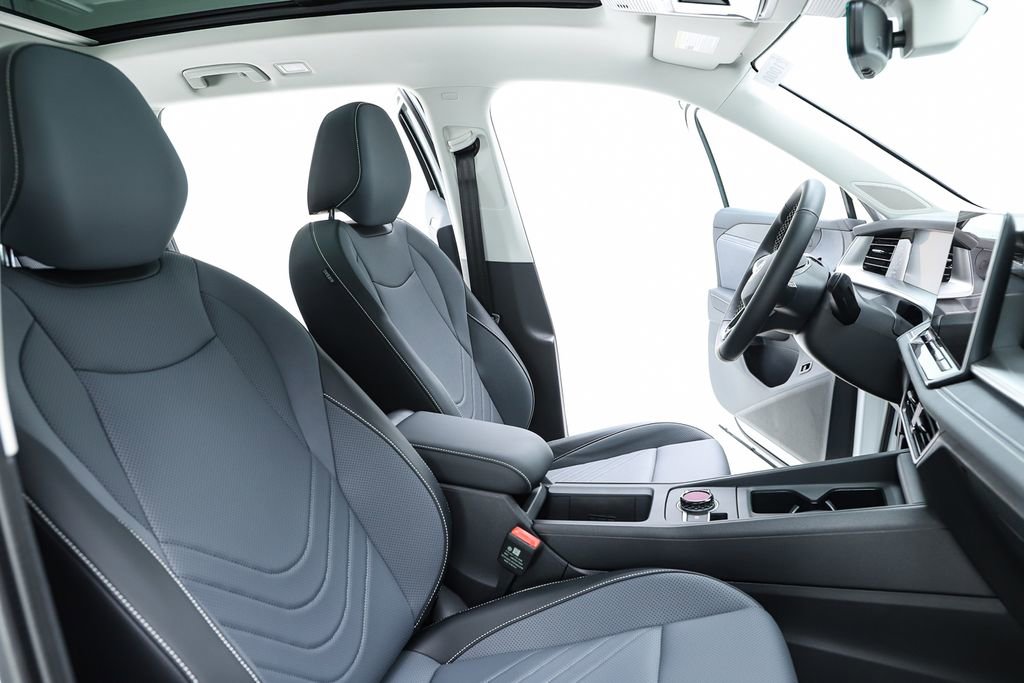 New 2026 Volkswagen Tiguan SE image 36