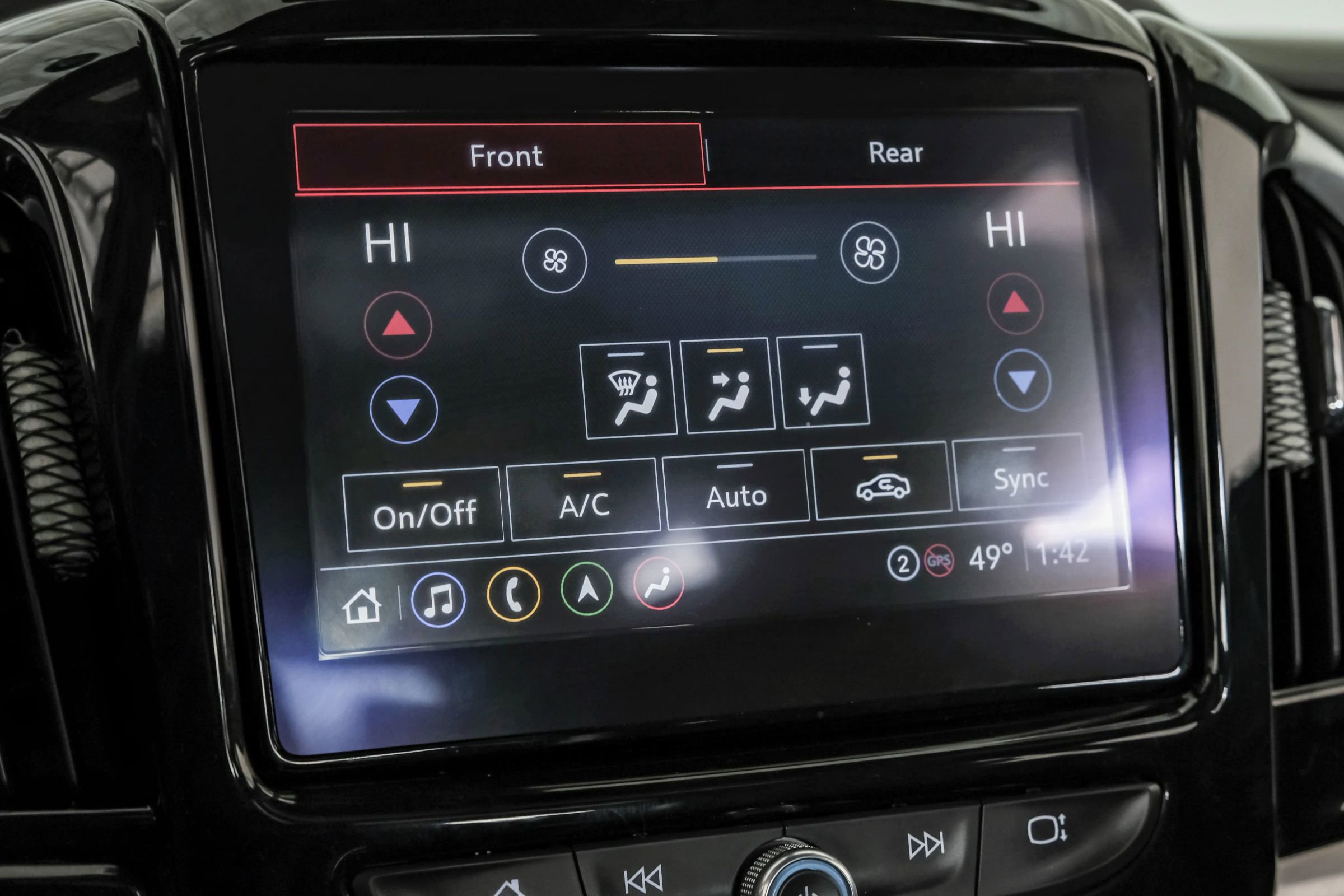 Used 2022 Chevrolet Traverse Premier w/ Redline Edition FWD image 36