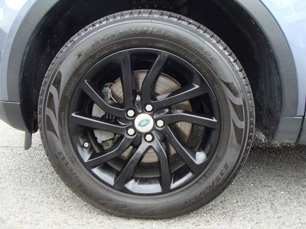Used 2018 Land Rover Discovery Sport SE AWD/4WD image 34