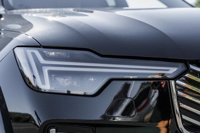 New 2026 Volvo XC90 B6 Plus w/ Protection Package Premier image 12