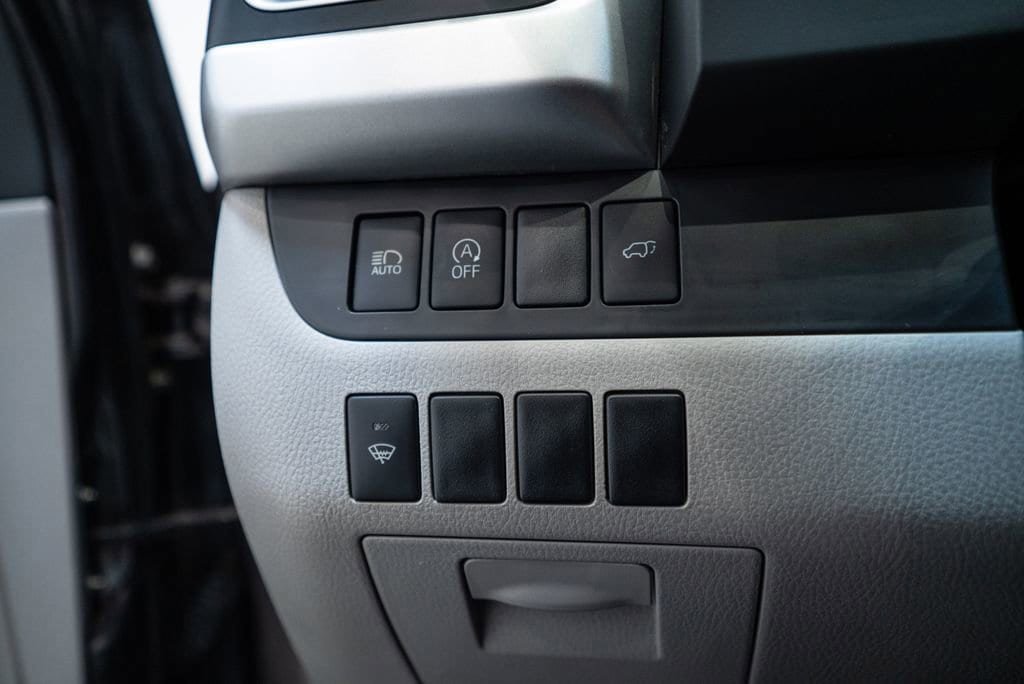 Used 2018 Toyota Highlander XLE AWD/4WD image 23
