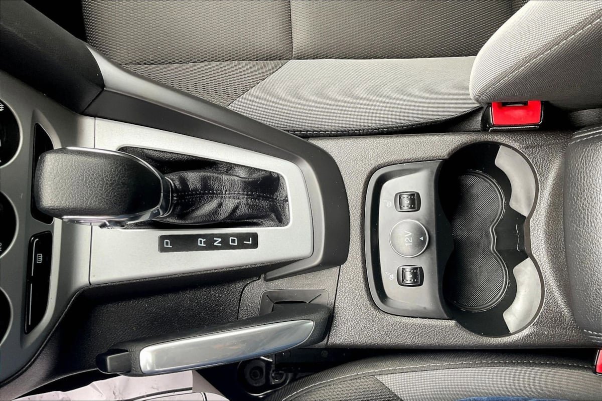 Used 2013 Ford Focus SE w/ SE Winter Pkg FWD image 9