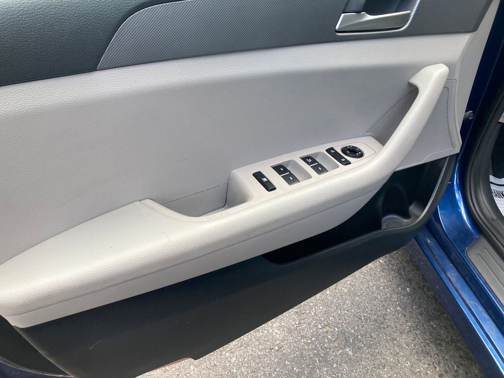 Used 2019 Hyundai Sonata SE image 13