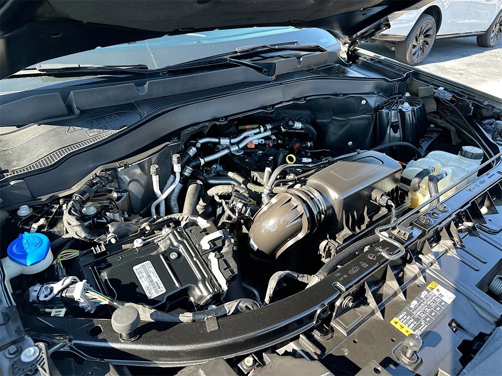 Used 2022 Ford Explorer XLT image 26