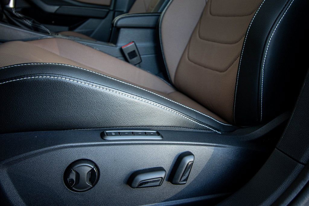 New 2026 Volkswagen Jetta SEL FWD image 30