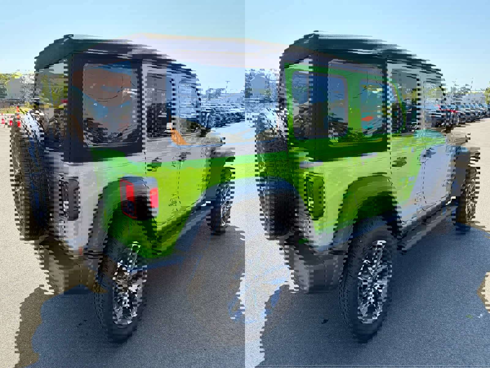 Used 2025 Jeep Wrangler Sport S image 12