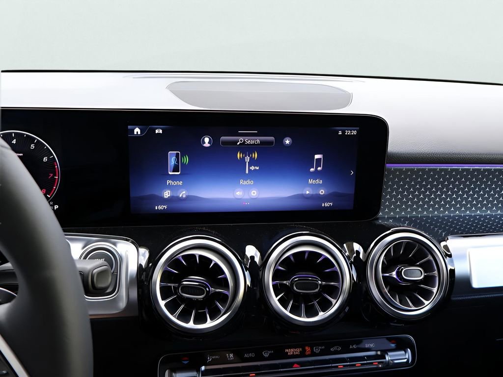 Certified 2025 Mercedes-Benz GLB 250 4MATIC image 23