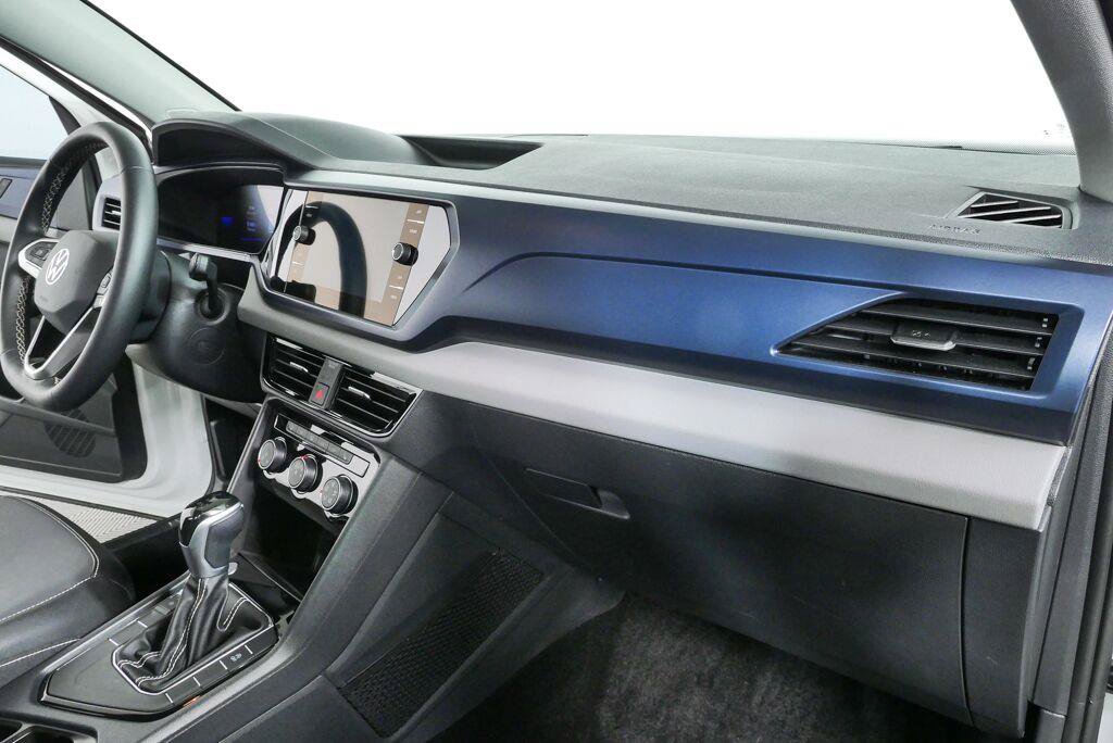 Certified 2023 Volkswagen Taos SE FWD image 22