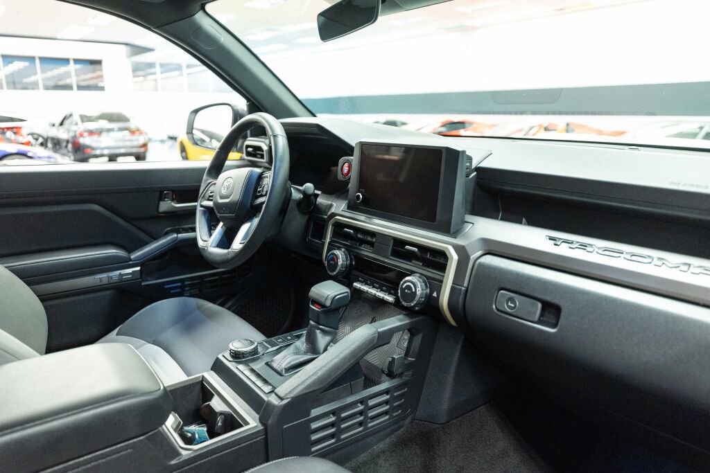 Used 2024 Toyota Tacoma TRD Sport image 15