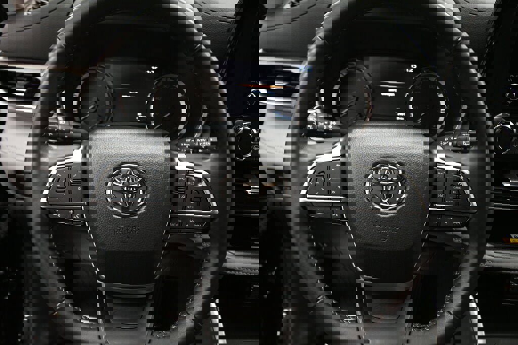 Certified 2023 Toyota Highlander XLE image 12