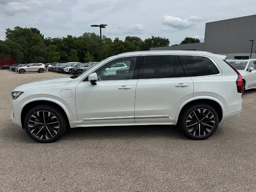 New 2026 Volvo XC90 T8 Plus w/ Protection Package Premier AWD/4WD image 2
