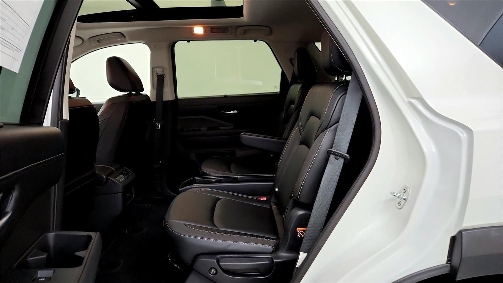 Used 2023 Nissan Pathfinder SL w/ SL Premium Package image 33