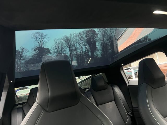 Used 2024 Tesla Cybertruck AWD Crew Cab image 47