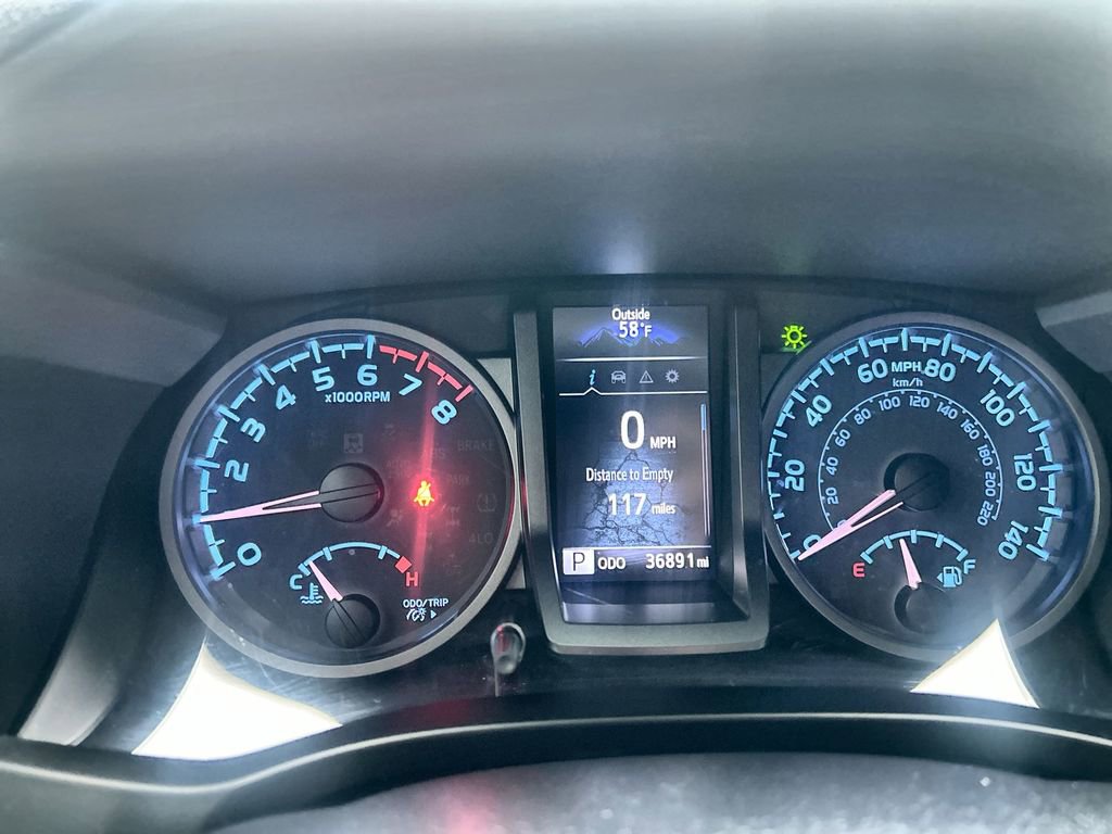 Used 2022 Toyota Tacoma TRD Sport AWD/4WD image 21