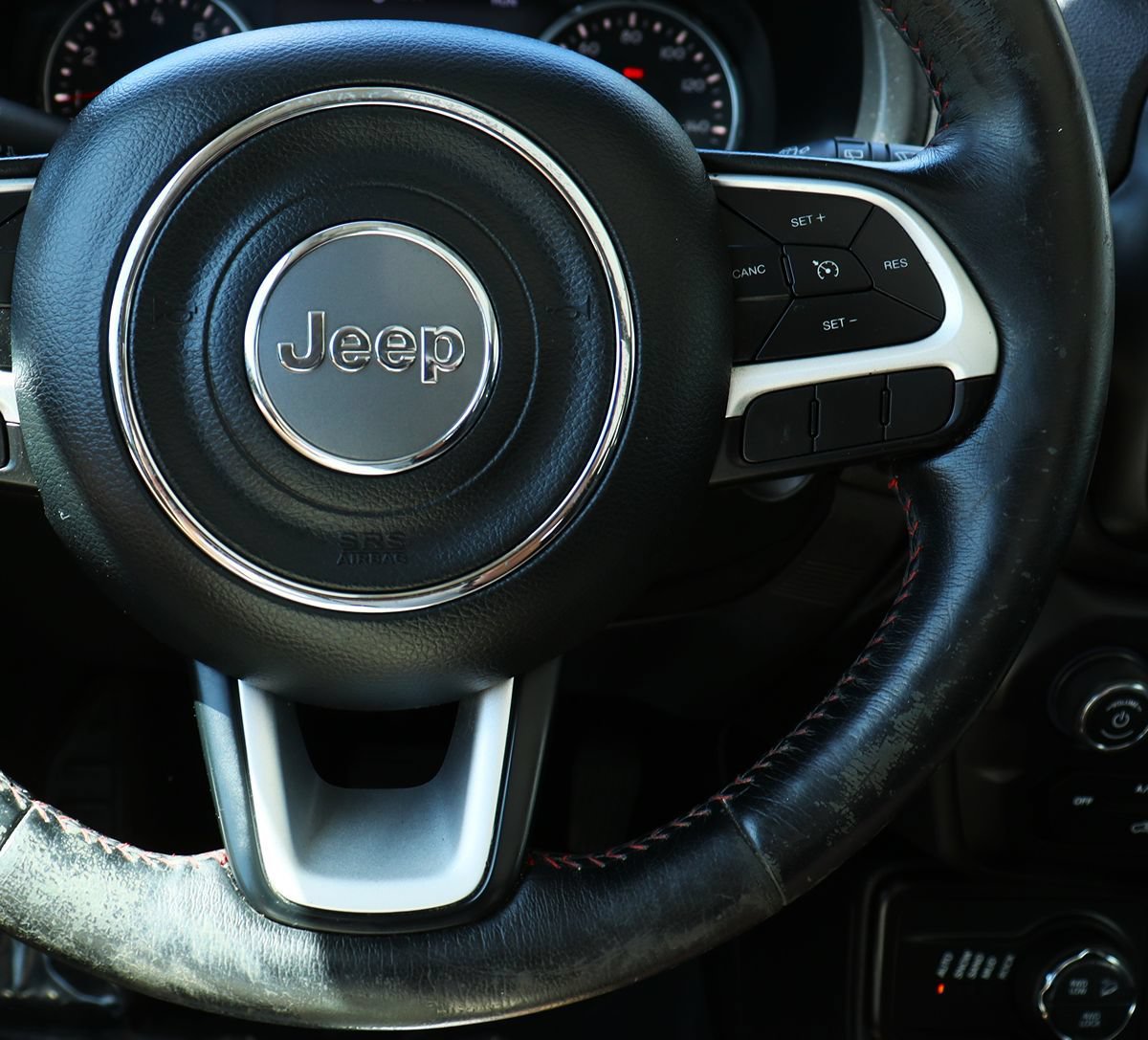 Used 2019 Jeep Renegade Trailhawk AWD/4WD image 55