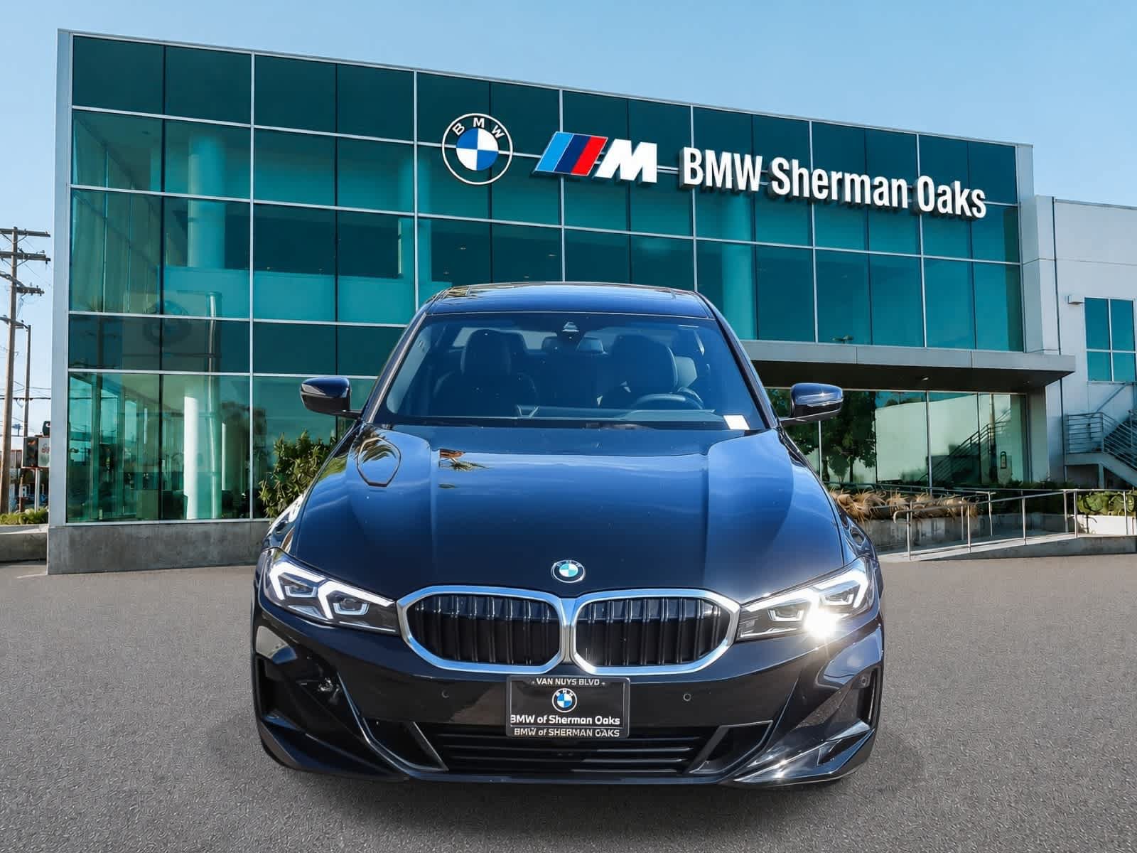 Used 2026 BMW 330i Sedan w/ Convenience Package RWD image 2