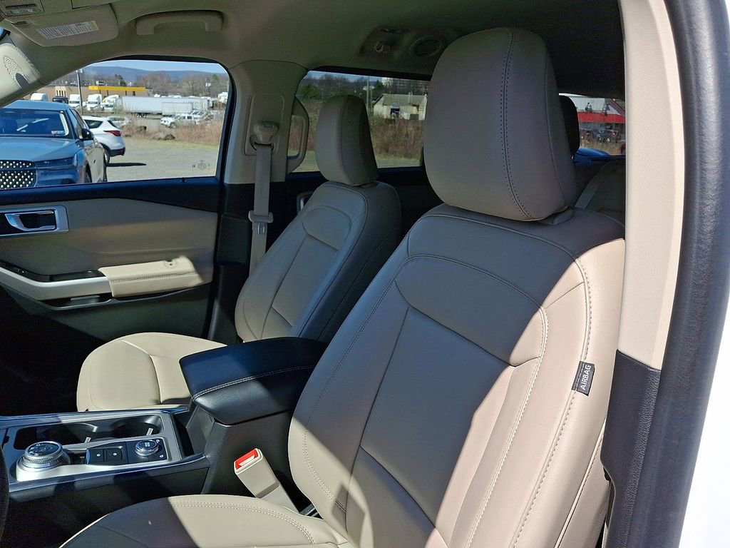 Certified 2023 Ford Explorer XLT w/ Equipment Group 202A image 15