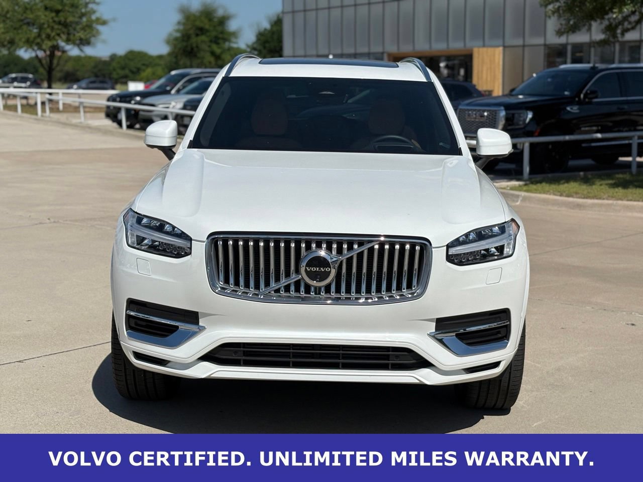 Certified 2025 Volvo XC90 T8 Ultra w/ Protection Package Premier AWD/4WD image 4