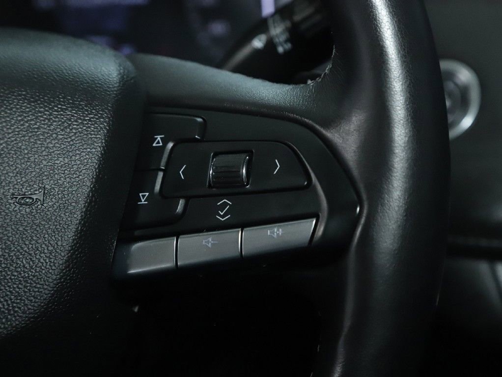 Used 2023 Cadillac XT4 Luxury w/ Cold Weather Package image 24