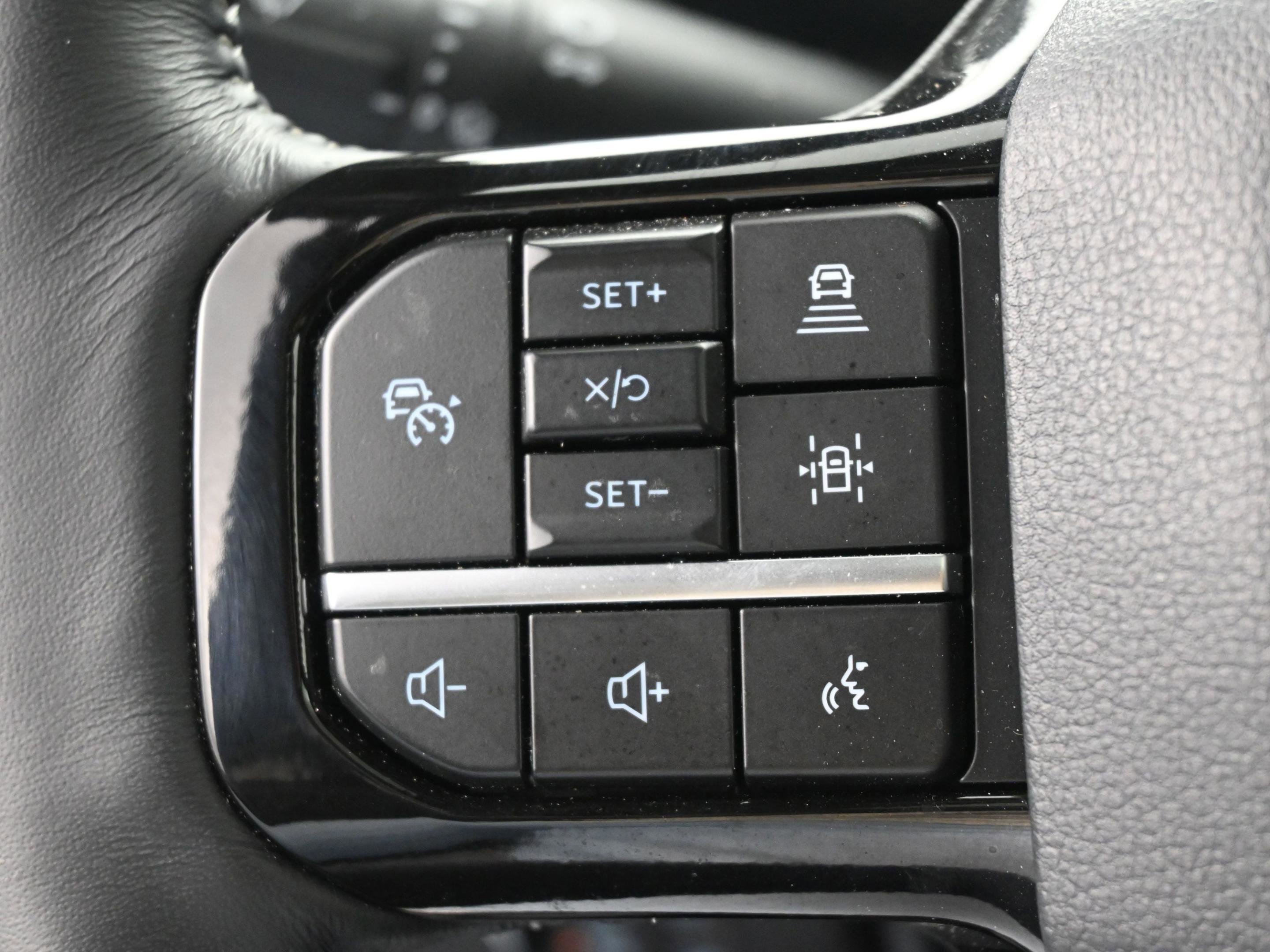 Used 2025 Ford F150 Lightning Platinum image 21