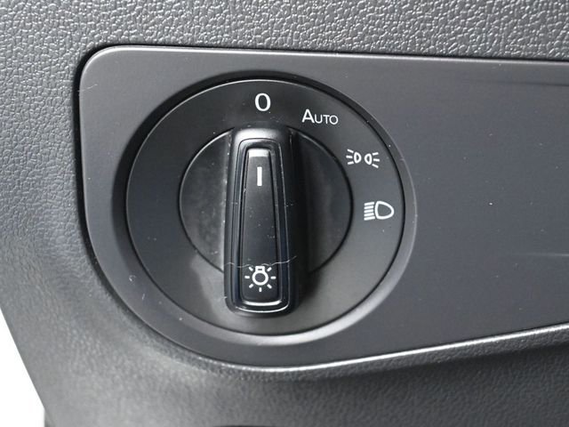 Used 2020 Volkswagen Tiguan S image 14