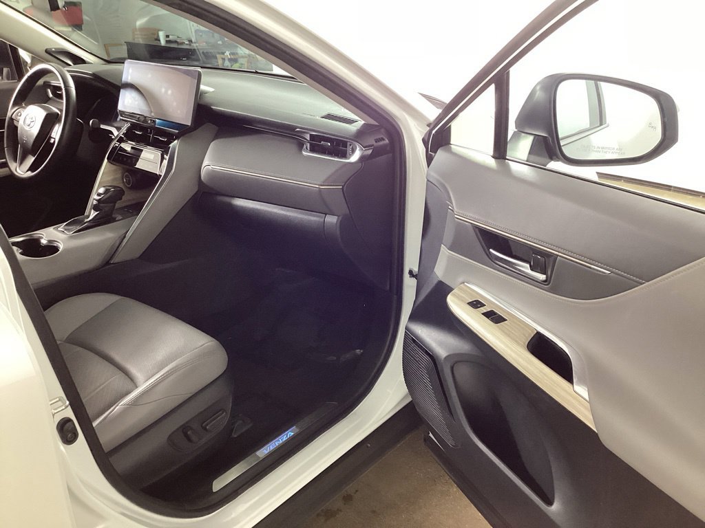 Used 2024 Toyota Venza Limited AWD/4WD image 19