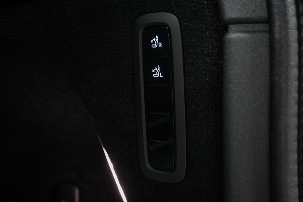 New 2025 Volvo EX90 Plus w/ Protection Package Premier image 33