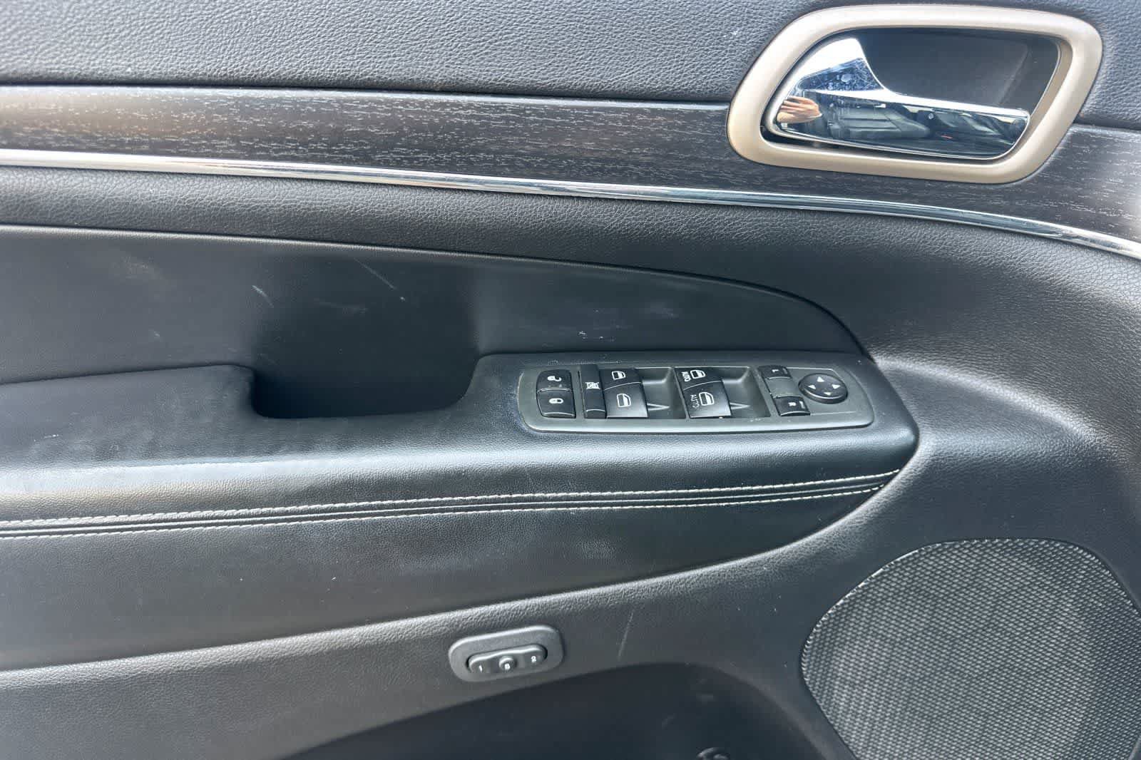 Used 2014 Jeep Grand Cherokee Limited AWD/4WD image 12
