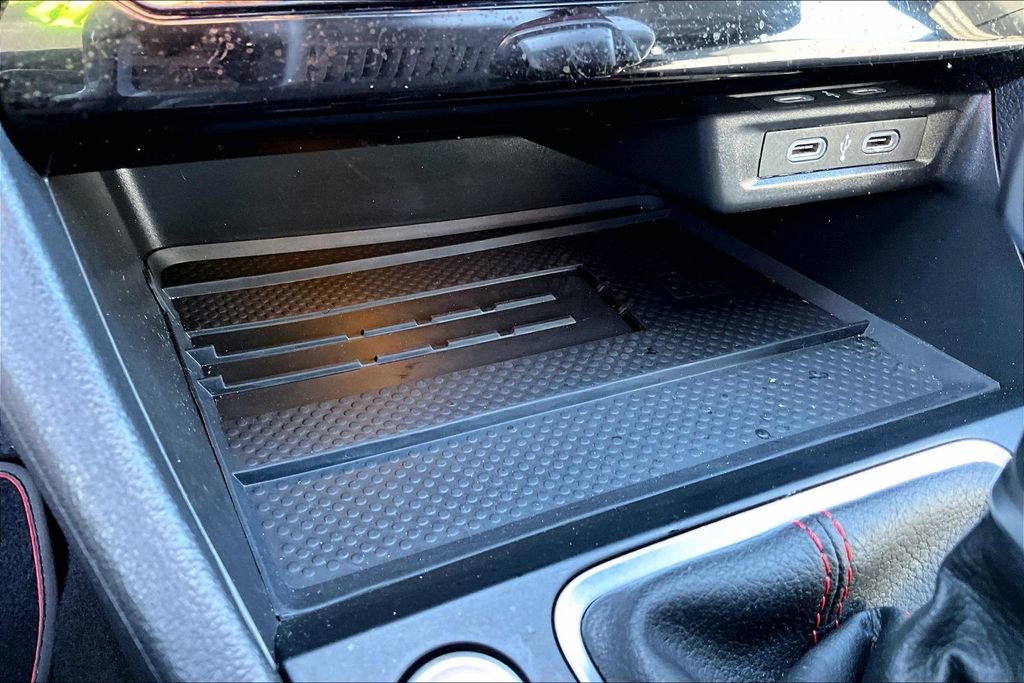 Used 2025 Volkswagen Jetta GLI Autobahn image 32