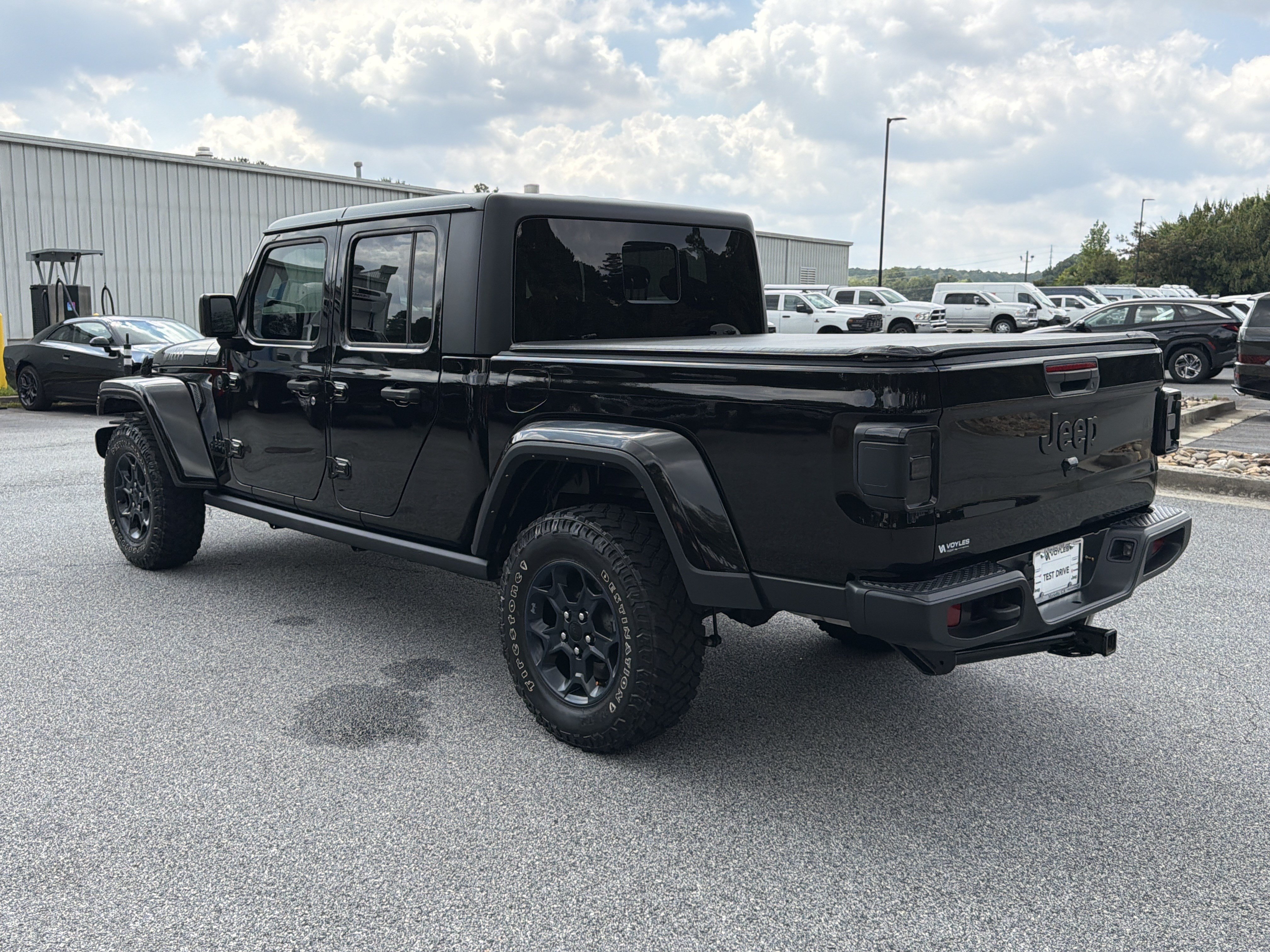 Used 2023 Jeep Gladiator Sport AWD/4WD image 6