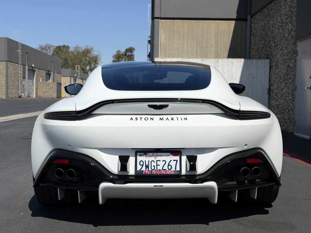 Used 2022 Aston Martin V8 Vantage Coupe RWD image 23