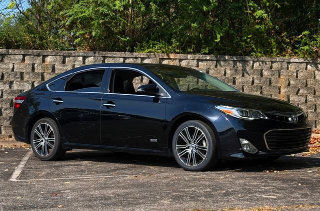 Used 2015 Toyota Avalon XLE Touring Sport Edition FWD image 2