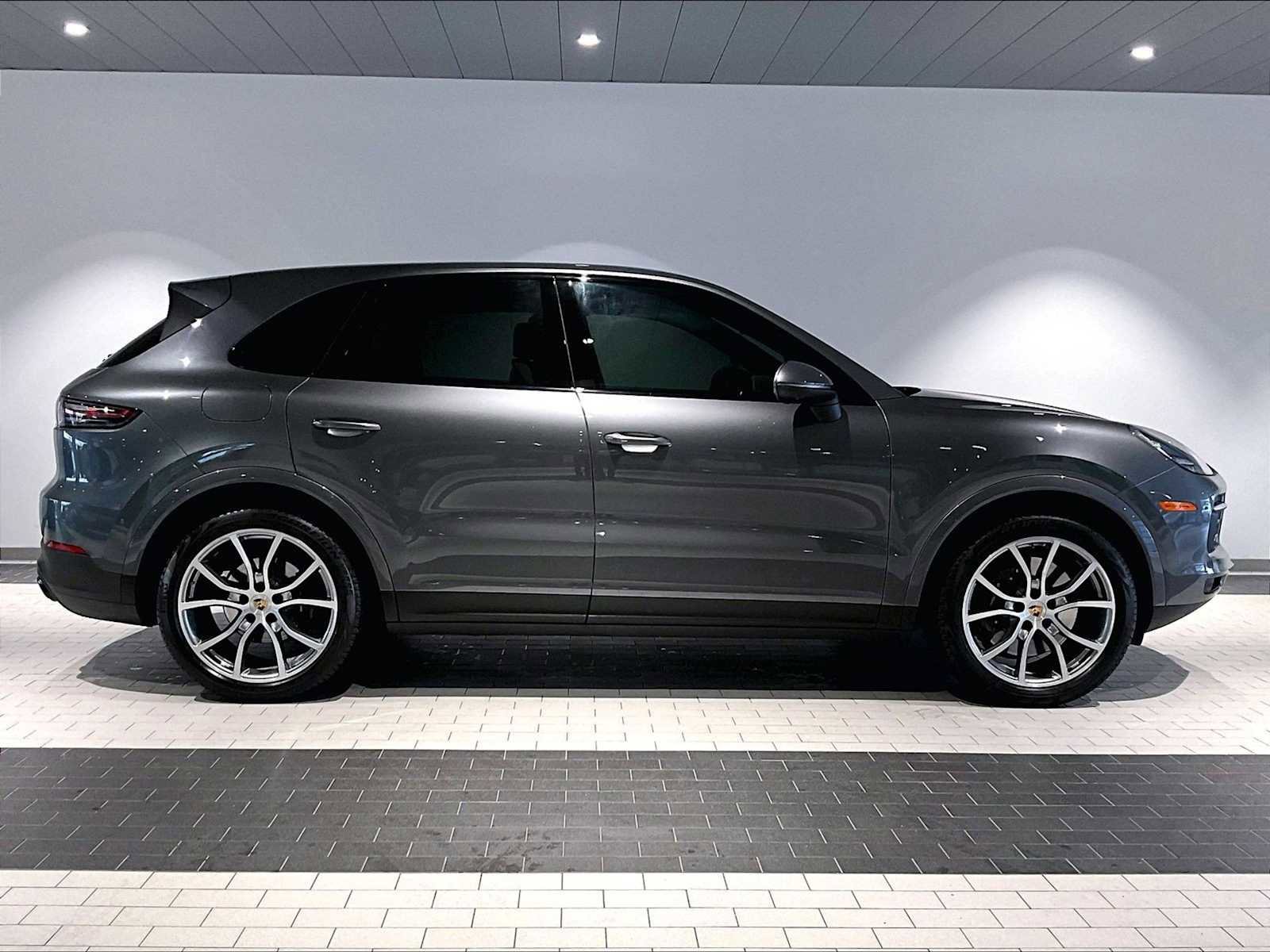 Used 2023 Porsche Cayenne image 11
