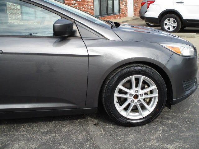 Used 2018 Ford Focus SE image 4