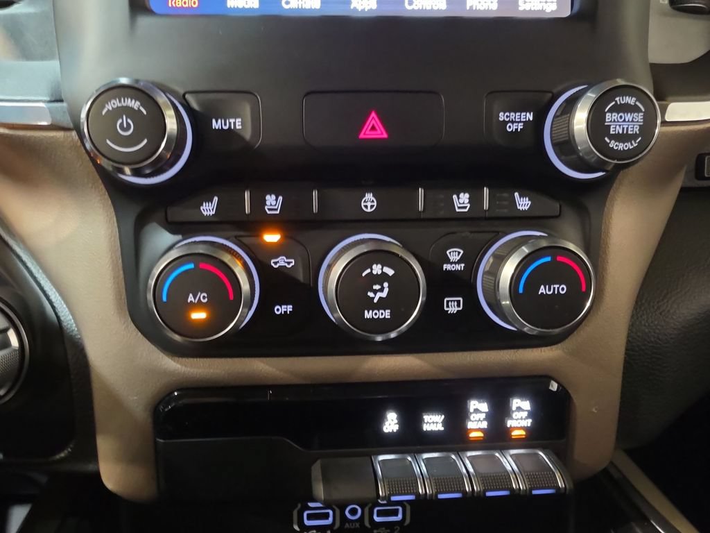 Used 2021 RAM 1500 Laramie AWD/4WD image 16