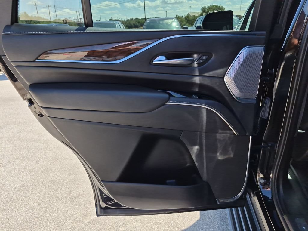 Used 2022 Cadillac Escalade Premium Luxury Platinum AWD/4WD image 37