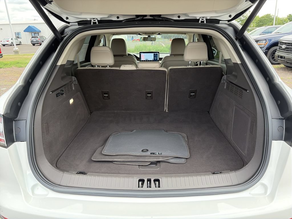 Certified 2023 Lincoln Nautilus Reserve AWD/4WD image 31