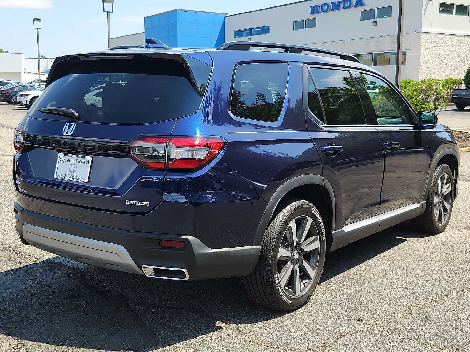 Certified 2024 Honda Pilot Touring image 6