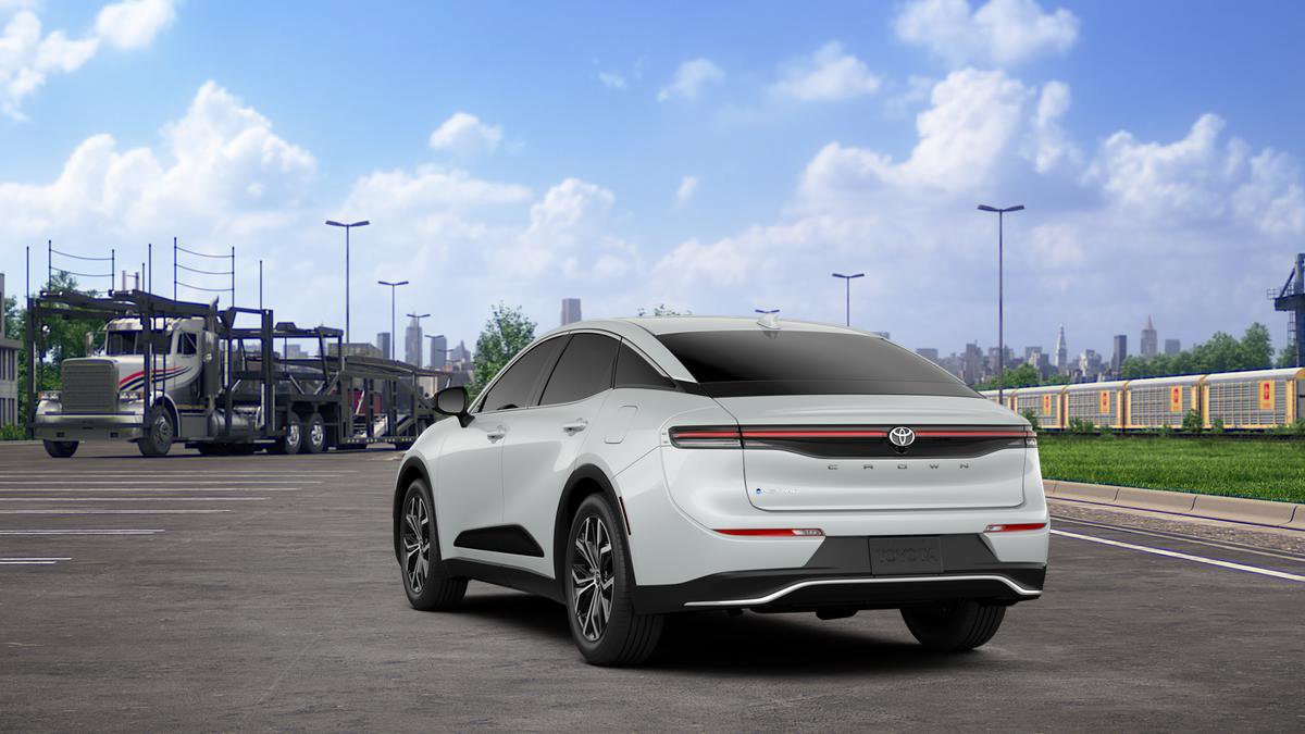 New 2026 Toyota Crown XLE image 12