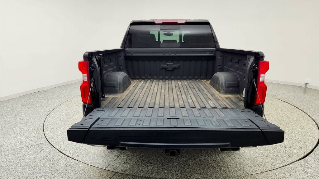 Used 2022 Chevrolet Silverado 1500 LTZ AWD/4WD image 22