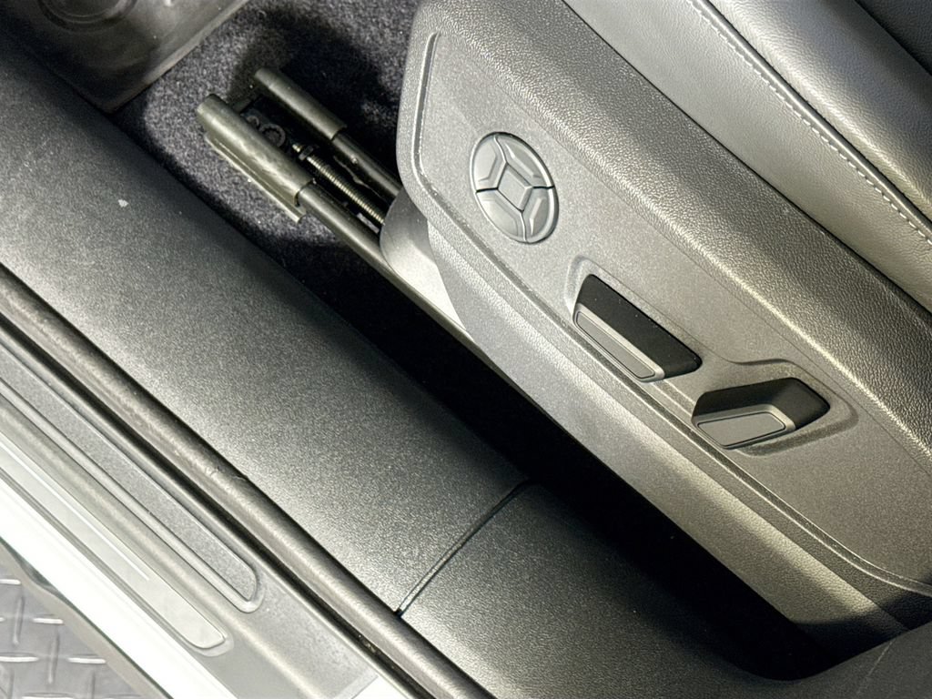 Used 2025 Audi Q5 Premium w/ Convenience Package AWD/4WD image 20