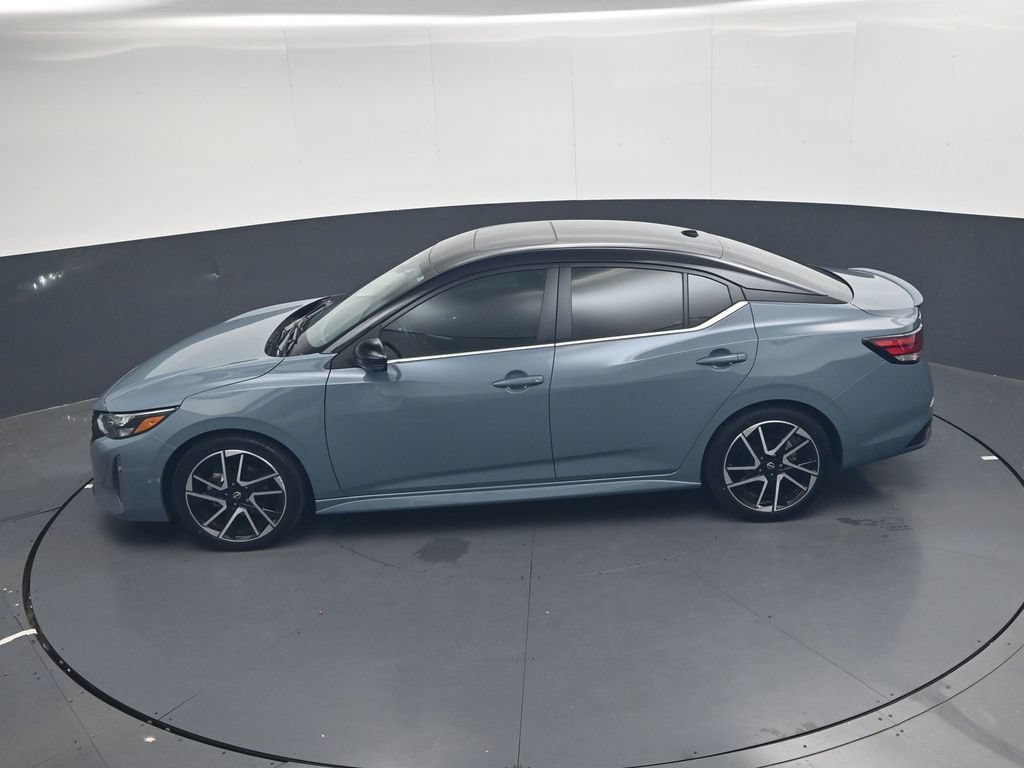 Used 2025 Nissan Sentra SR w/ SR Premium Package FWD image 40