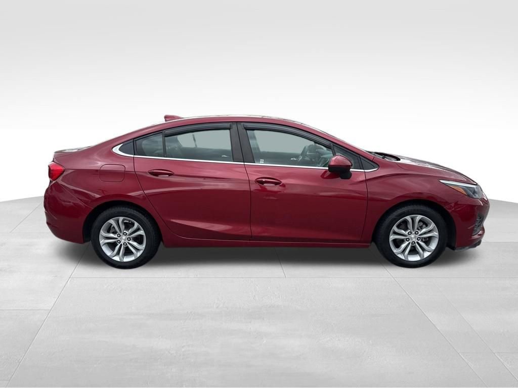 Used 2019 Chevrolet Cruze LT w/ Convenience Package FWD image 7