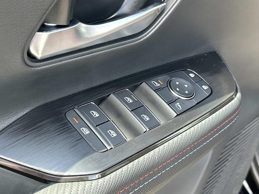New 2026 Nissan Kicks SR w/ SR Premium Package FWD image 17