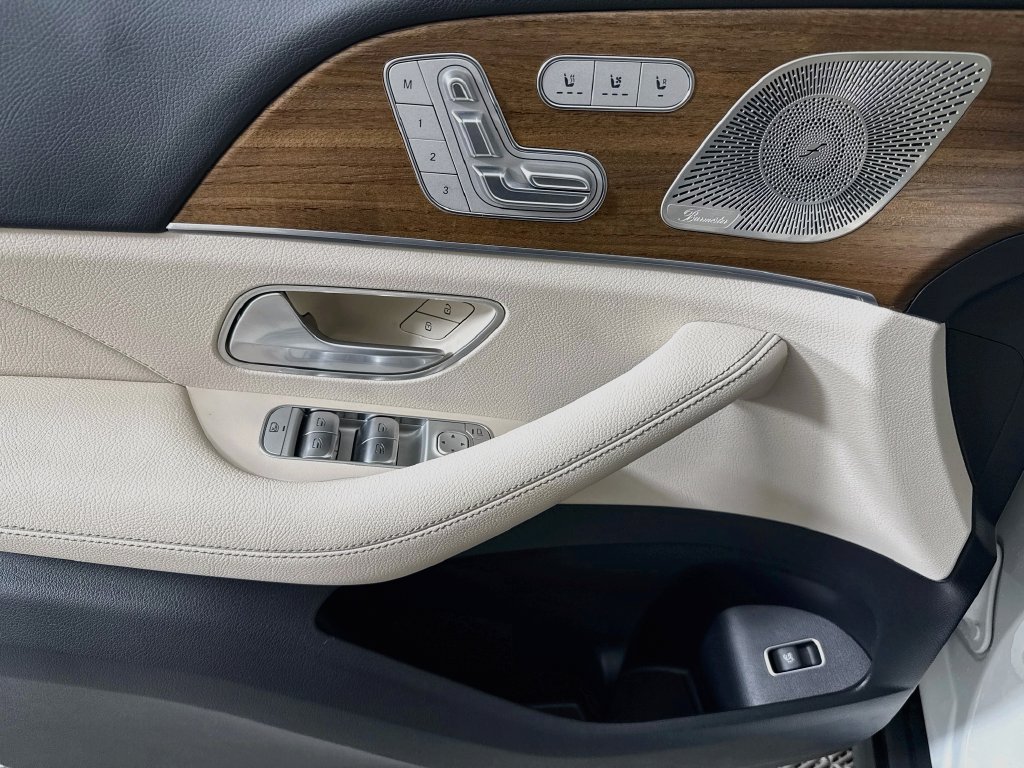 Certified 2025 Mercedes-Benz GLS 450 4MATIC image 18